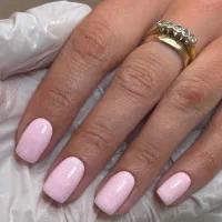 خدمات کاشت و ترمیم ناخن