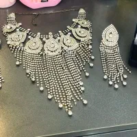 گردنبند و گوشواره و انگشتر