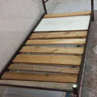تخت فلزی یک نفره|تخت و سرویس خواب|قم, شهرک امام حسن|دیوار