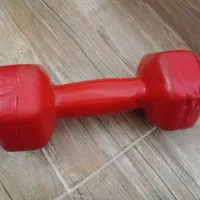 دمبل ۵ کیلویی قرمز رنگ