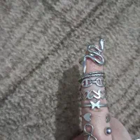 تعدادی انگشتر رنگ ثابت