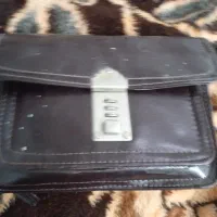 یک کیف مدارک گم شده