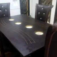 میز ناهارخوری. چهار نفره