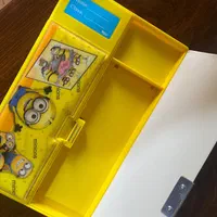 جامدادی مینیون|لوازم التحریر|رشت, گلسار|دیوار