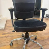 ترولی و صندلی کارمندی و پلاستیکی