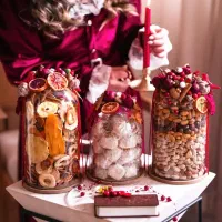 میوه،آجیل،شمع،گل آرایی یلدایی