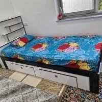 تخت یک نفره با کفی و تشک فنری سالم