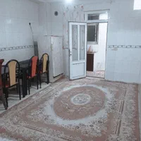 آپارتمان دربست درطبقه اول‌ مالک هستم.پاسخگو حتی شب|اجارهٔ کوتاه‌مدت آپارتمان و سوئیت|آستارا, |دیوار
