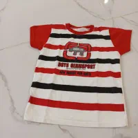 لباسه بچگانه