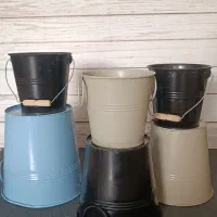 گلدان فلزی نو و نزدیک به نو