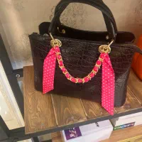 کیف زنانه|کیف، کفش، کمربند|لاهیجان, شیشه گران|دیوار