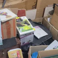 کتاب و کارتن مقوا