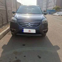 رنو کولئوس 2012