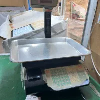 ترازو و استند