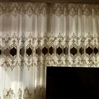 پرده ای تور در حد نو با قیمت مناسب بفروش می رسد.