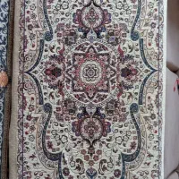 پشتی رنگ سفیدشیری زیپ دار با طرح جذاب و همه پسند