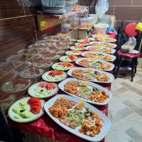 دو همکار خانم و یه همکار آقا برای رستوران