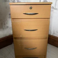 پاتختی سه‌کشو تمیز و سالم