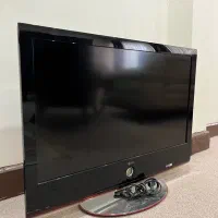 فروش تلویزیون LG ۴۳ سالم بهمراه میز تلویزیون