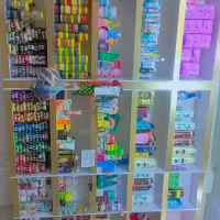 واگذاری خرازی ولوازم ارایشی با دکوراسیون و قفسه|فروشگاه و مغازه|ایرانشهر, |دیوار