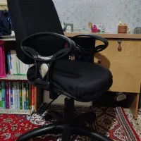 میز تحریر ۲ کشو با صندلی چرخدار