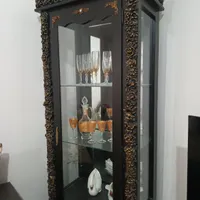 ویترین شیشه ای