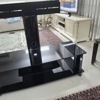 میز تلویزیون شیشه ای در حد نو|میز تلویزیون|تهران, دروازه شمیران|دیوار