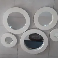 آینه دیواری سالم و تمیز