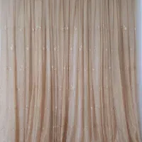 پرده خامه دوزی شده و دو پرده دیگر