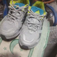 کتونی اورجینال رنگ فوق‌العاده زیبا شماره 41 یک سوم