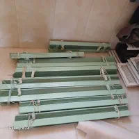 تعدادی پرده کرکره سبز سالم وتمیز