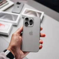 اپل iPhone 15 Pro Max با حافظهٔ ۲۵۶ گیگابایت