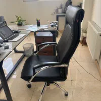 ۲ عدد صندلی مدیریت / کارمندی