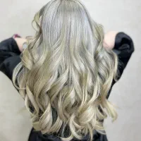 آموزش و ارائه خدمات رنگمو و کراتین|خدمات آرایشگری و زیبایی|شاهینشهر, خبرنگار|دیوار