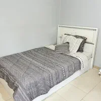 تخت خواب نو سفید ۴ تومن