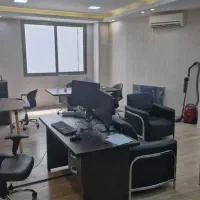 ۱۴۰متر دفترکارفلت/بر خیابان جی/ابتدای خواجه عمید|اجارهٔ دفتر کار، اتاق اداری، مطب|اصفهان, سروستان|دیوار