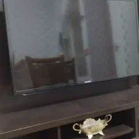 تلویزیون ومیز تلویزیون