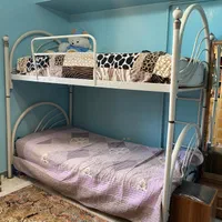 تخت دو طبقه بزرگ آهنی، در حد نو با یک تشک طبی|تخت و سرویس خواب|کرج, مصباح|دیوار