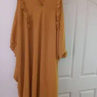 مقداری لباس ومانتو وشلوار درحد نو