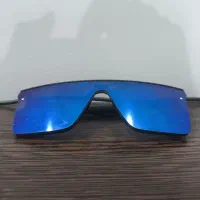 عینک کامل سالم است