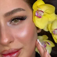 خدمات اکستنشن مژه و ابرو ویژه