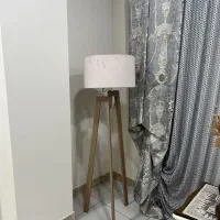 اواژور ایستاده