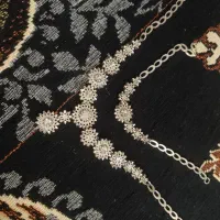 گردنبند و دست بند