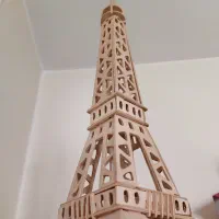 ساختنی‌ برج‌ ایفل.