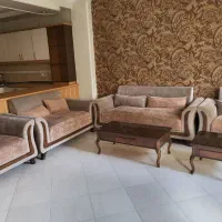 مبلمان راحتی به همراه میز عسلی