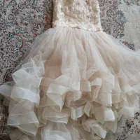 لباس ع وس بچه برا ۵تا۷سال خوبه