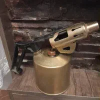 چراغ تلمبه ای نفتی قدیمی در حد نو