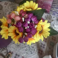 گل و گلدان آفتابگردان