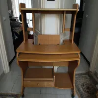 میز کامپیوتر حرفه ای چرخ دار