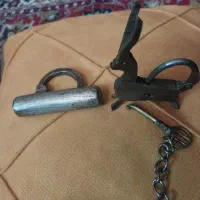 قفل قدیمی دو عدد